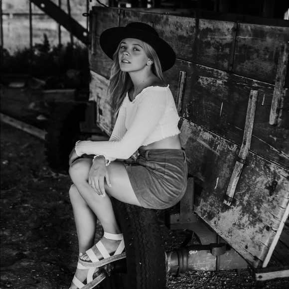 Meet your Posher, Bailey - Picture 1 of 1